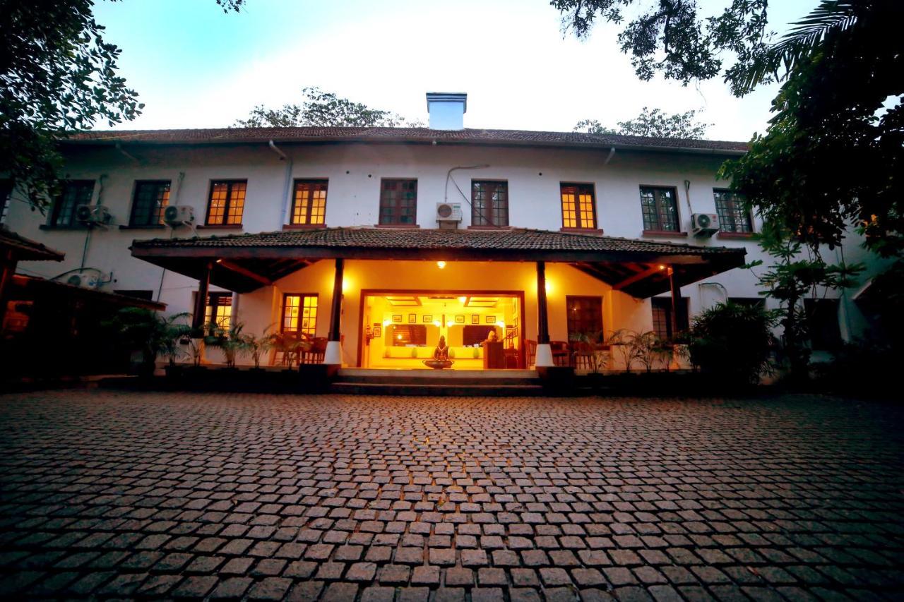 Old Lighthouse Bristow Hotel Kochi Exterior foto
