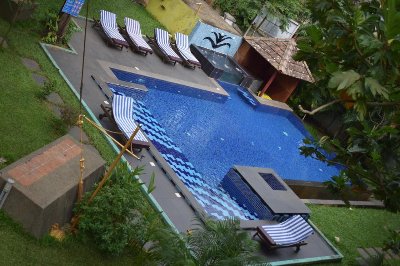 Old Lighthouse Bristow Hotel Kochi Exterior foto